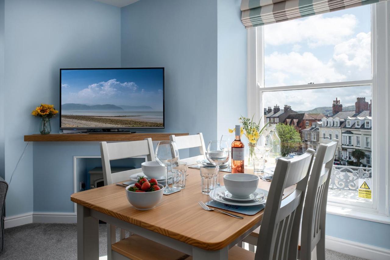 Abbey Road Boutique Holiday Apartment Llandudno Exteriör bild