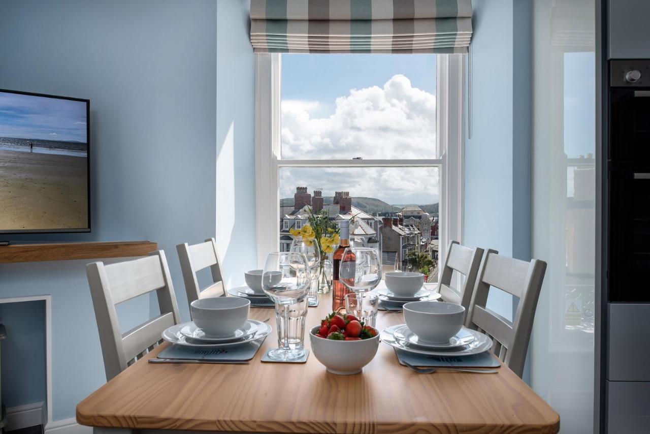 Abbey Road Boutique Holiday Apartment Llandudno Exteriör bild