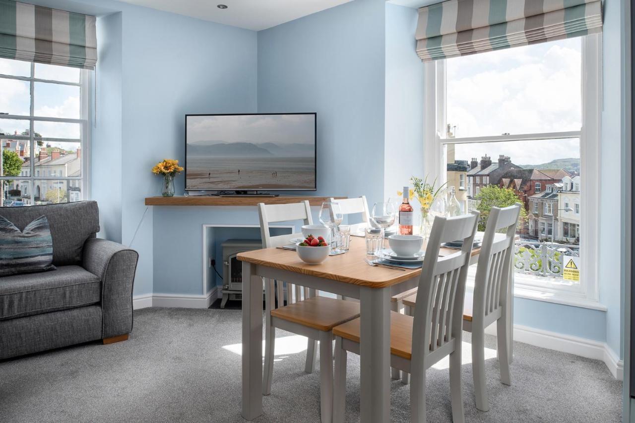 Abbey Road Boutique Holiday Apartment Llandudno Exteriör bild