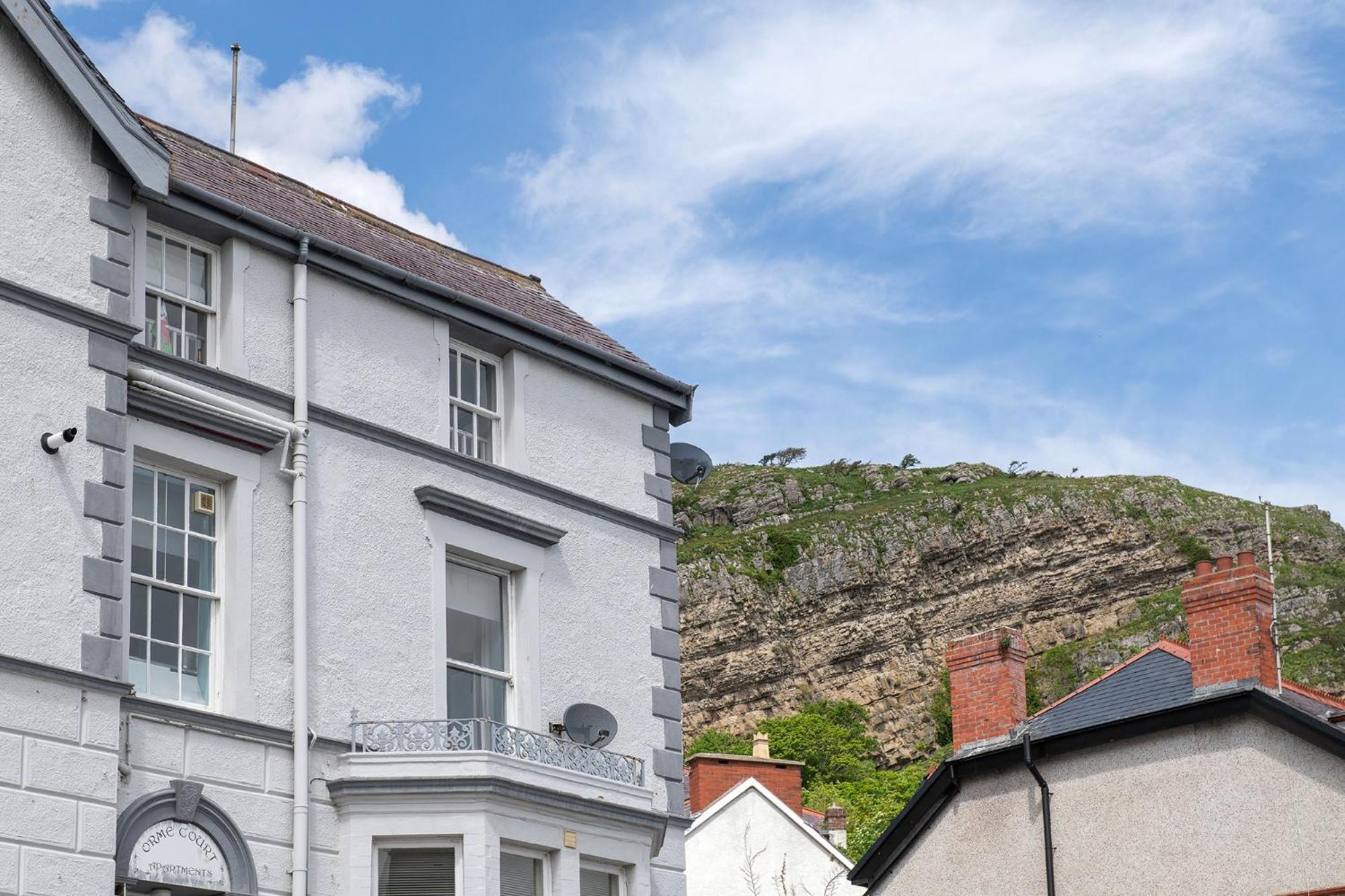 Abbey Road Boutique Holiday Apartment Llandudno Exteriör bild