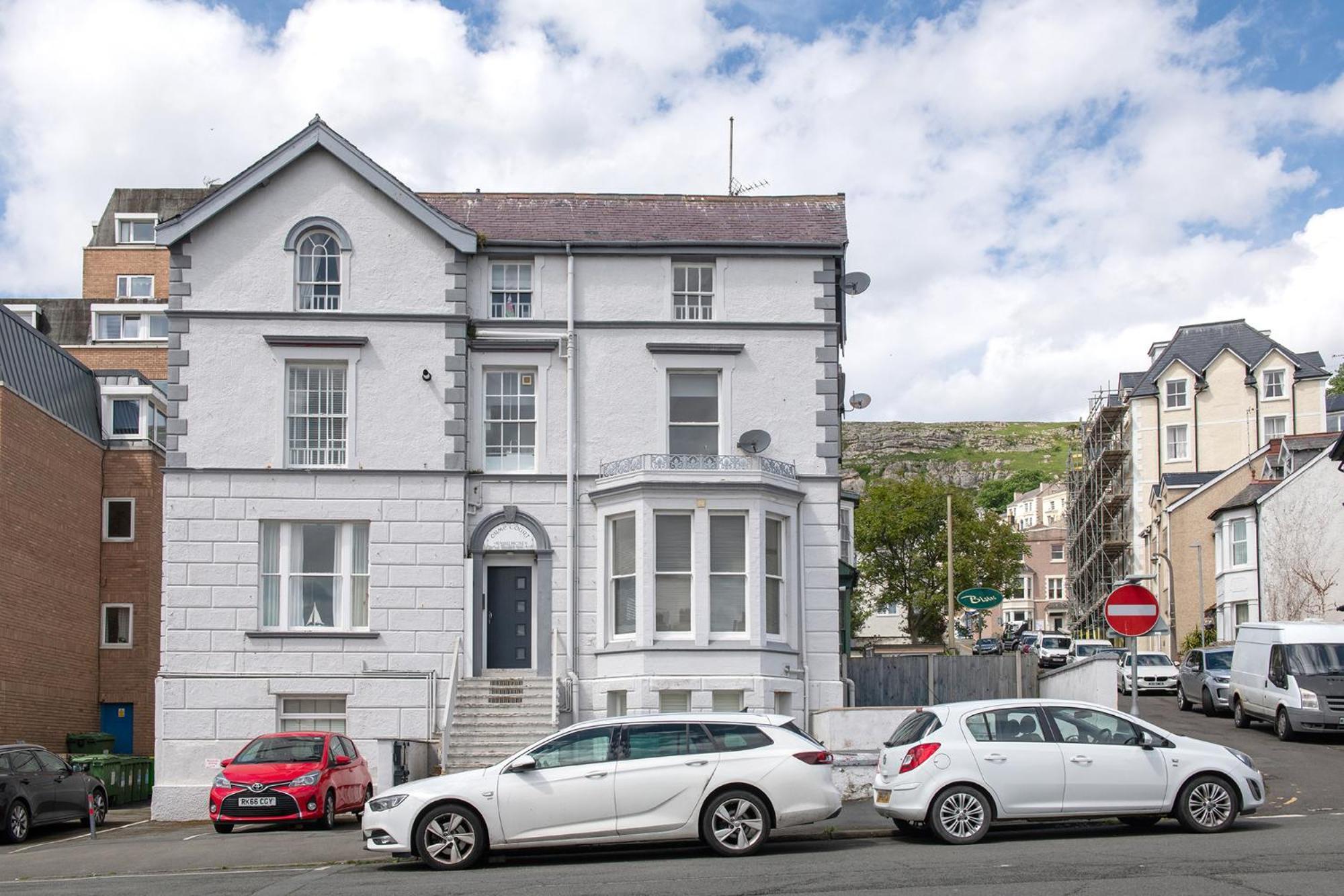 Abbey Road Boutique Holiday Apartment Llandudno Exteriör bild