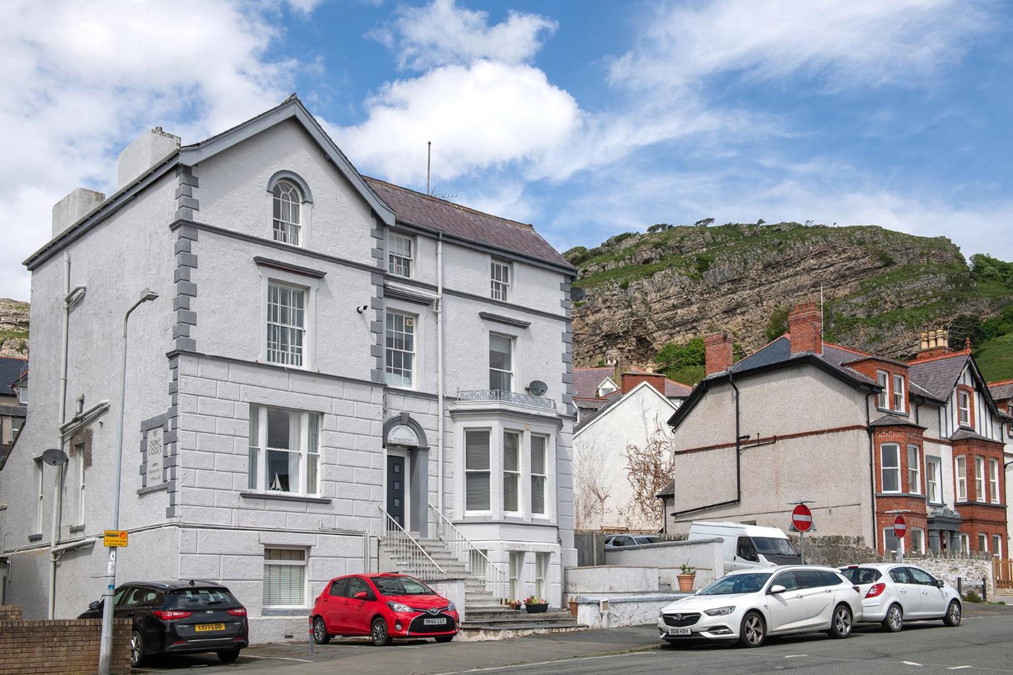 Abbey Road Boutique Holiday Apartment Llandudno Exteriör bild